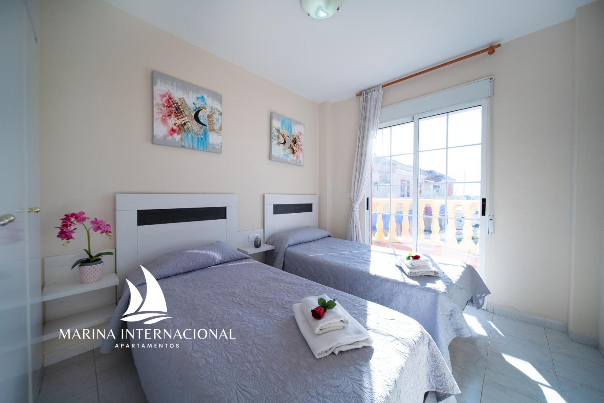 Apartamentos Marina Internacional Torrevieja Esterno foto